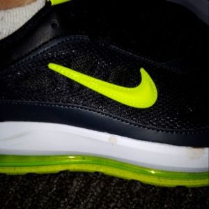 Men's size 8-9 Nike Air Max!! Black,White & Lime Green